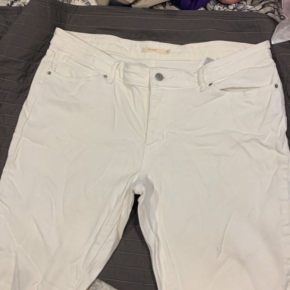 711 Skinny Levi’s white skinny jeans - Picture 2 of 7